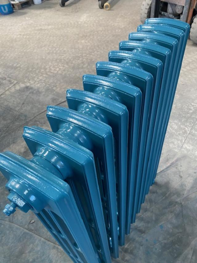 radiateur en fonte classique bleu