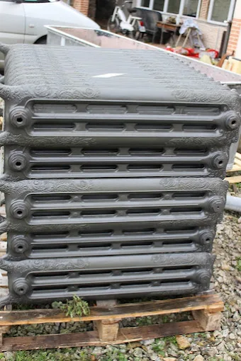 radiateurs en fonte ancien fleuris