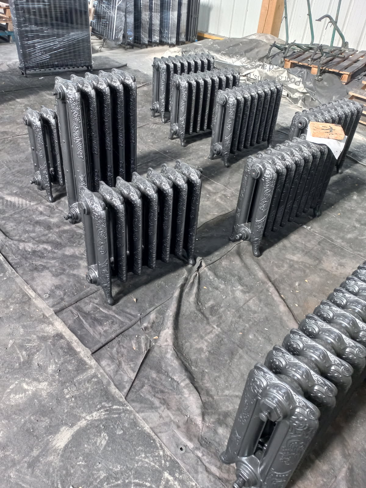 radiateurs en fonte fleuris